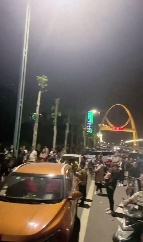 莱芜网红最新爆料,揭秘网红背后的惊人真相! 第1张 莱芜网红最新爆料,揭秘网红背后的惊人真相! 第1张